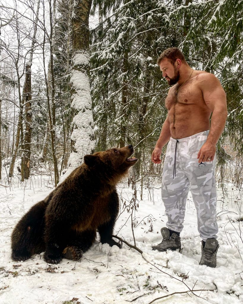 Сарычев и медведь
