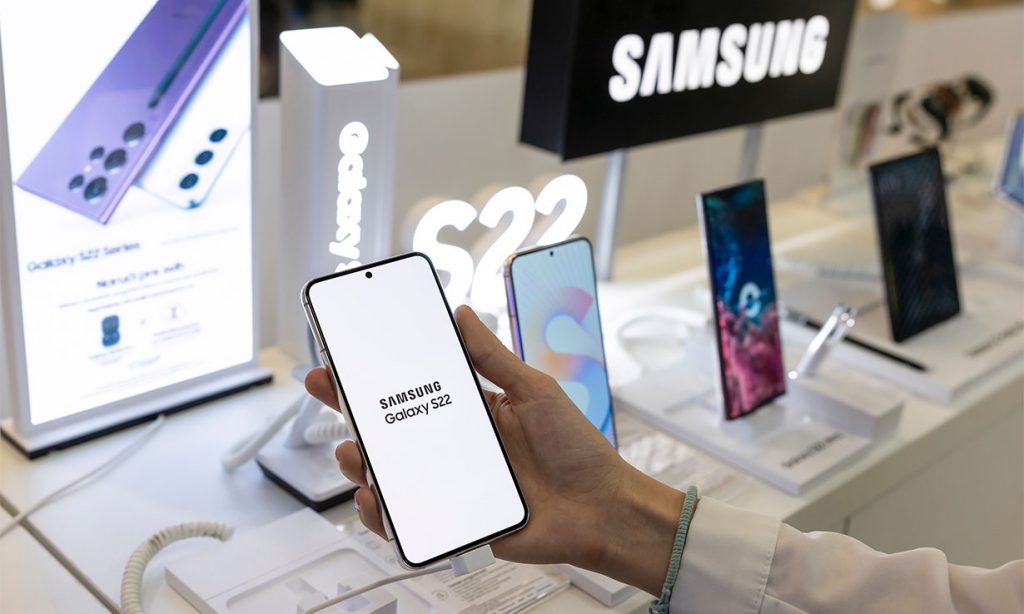 Samsung блокирует смартфоны